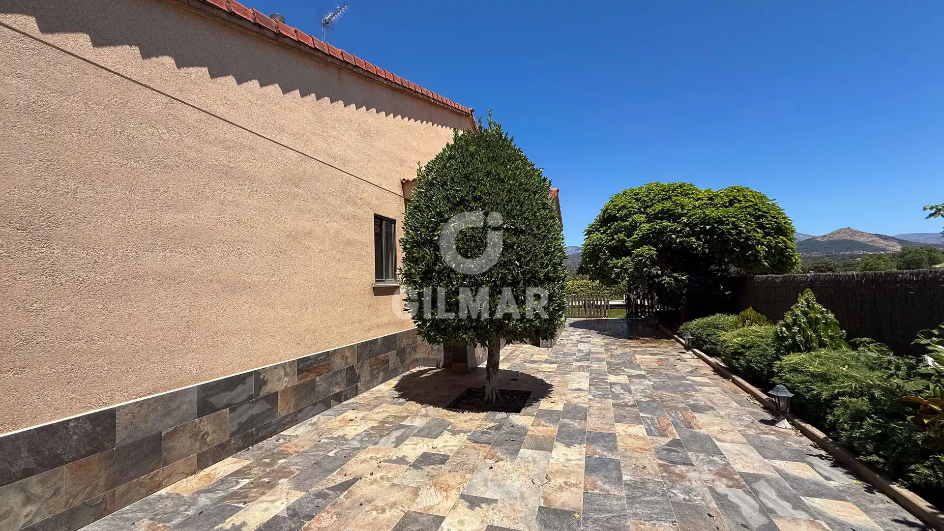 Jardí de Casa adosada en venda en Guadarrama amb Calefacció, Jardí privat i Piscina