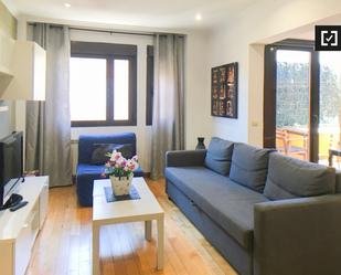 Living room of Flat to rent in  Madrid Capital  with Air Conditioner, Heating and Balcony