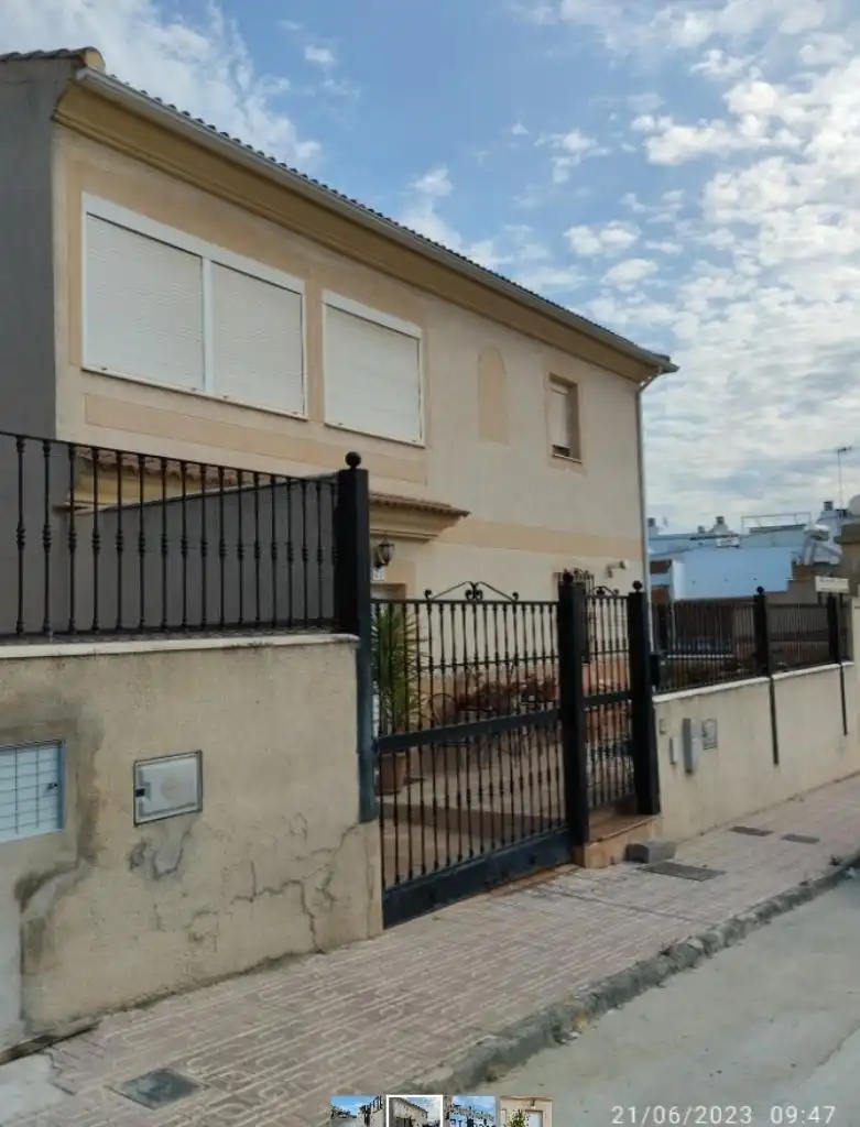 Vista exterior de Casa adosada en venta en Bujalance