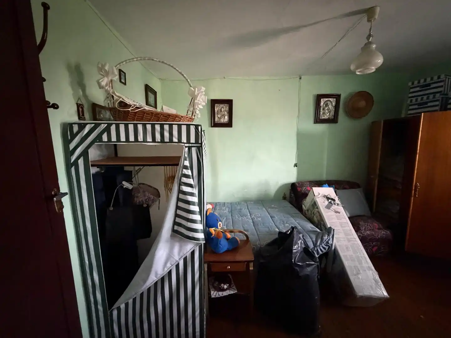 Habitación de Casa adosada en venta en A Pobra de Trives  con Amueblado, Lavadora y Microondas