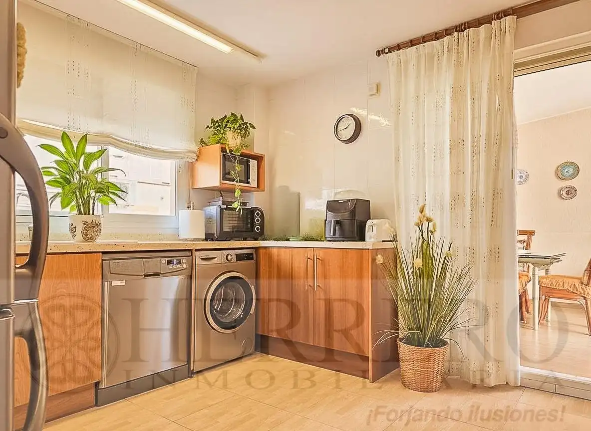 Cocina de Casa o chalet en venta en Gandia con Aire acondicionado, Calefacción y Jardín privado