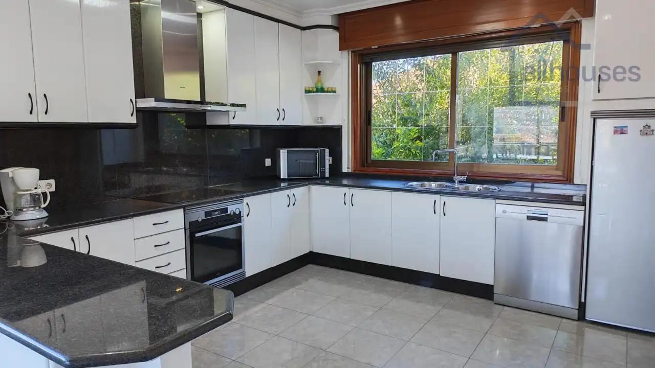 Kitchen of Houses for rent in Vigo   with Heating, Private garden and Terrace