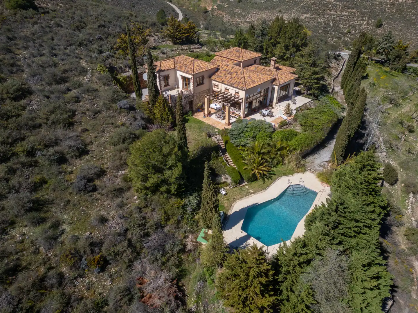Vista exterior de Finca rústica en venda en Villamena amb Aire condicionat, Calefacció i Jardí privat