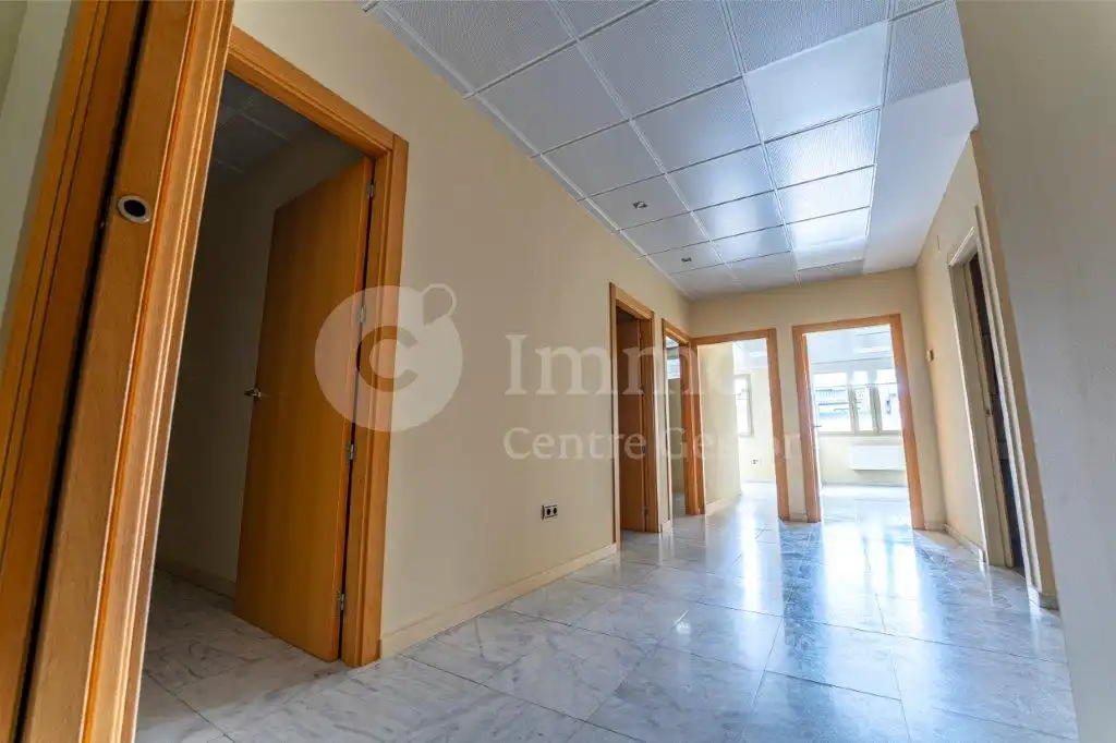 Büro zur Miete in Lleida mit Klimaanlage und Heizung