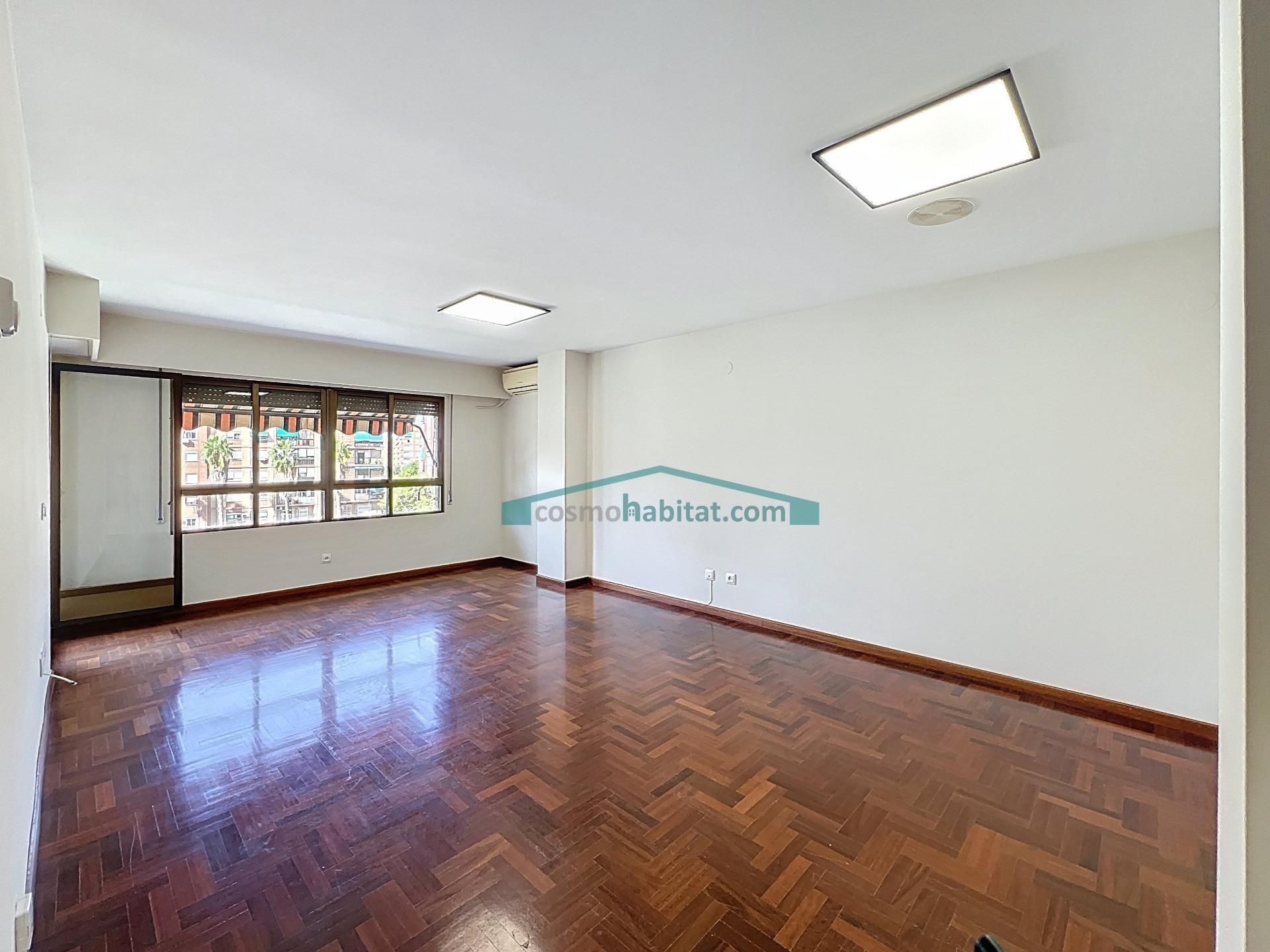 Sala d'estar de Pis de lloguer en  Valencia Capital amb Balcó