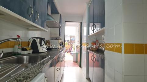 Foto 2 de Casa adosada en venta en Calle Aljarafe, Albaida del Aljarafe, Sevilla