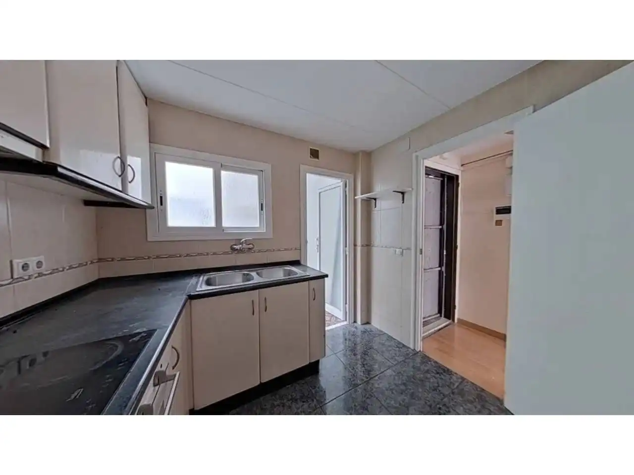 Cocina de Piso en venta en Sant Feliu de Llobregat con Balcón
