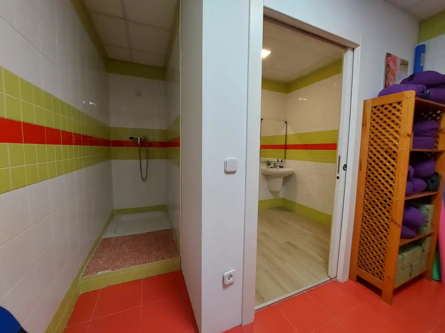 Bathroom of Commercial properties for sale in  Logroño