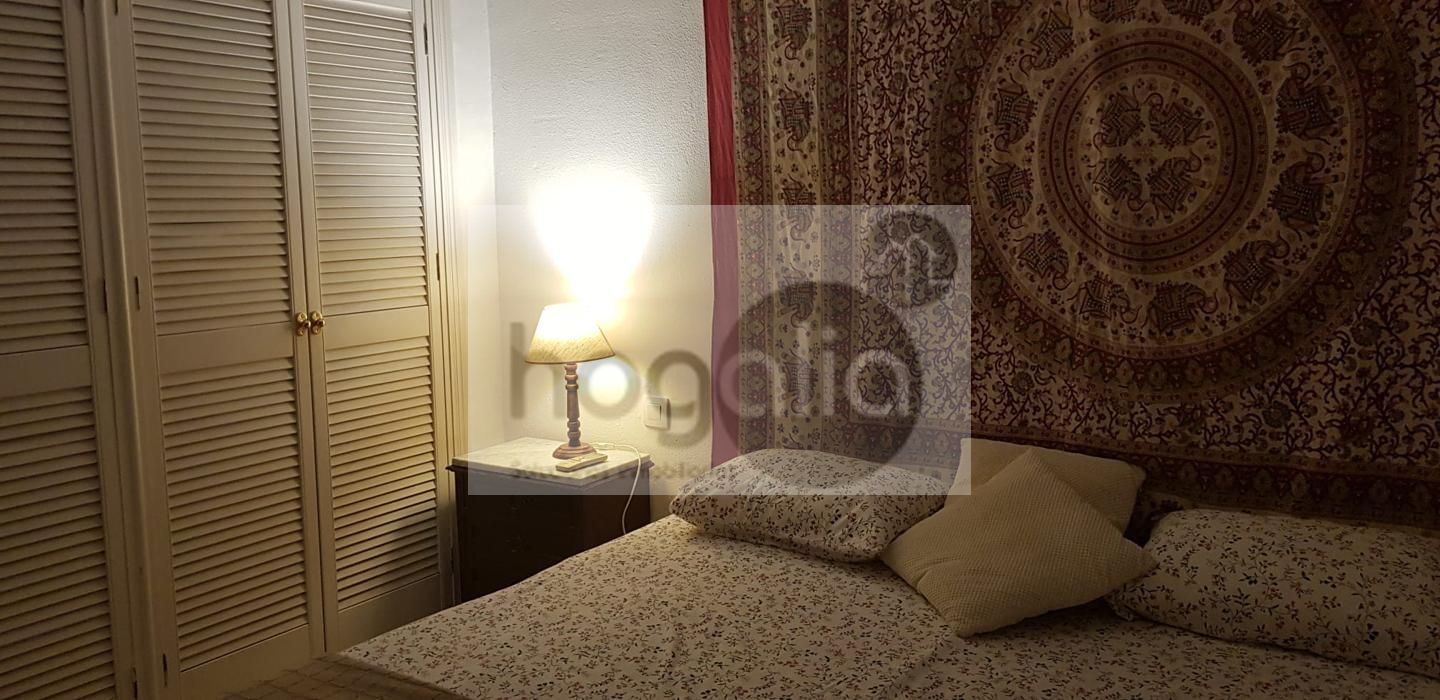 Dormitori de Pis de lloguer en  Sevilla Capital amb Aire condicionat i Moblat
