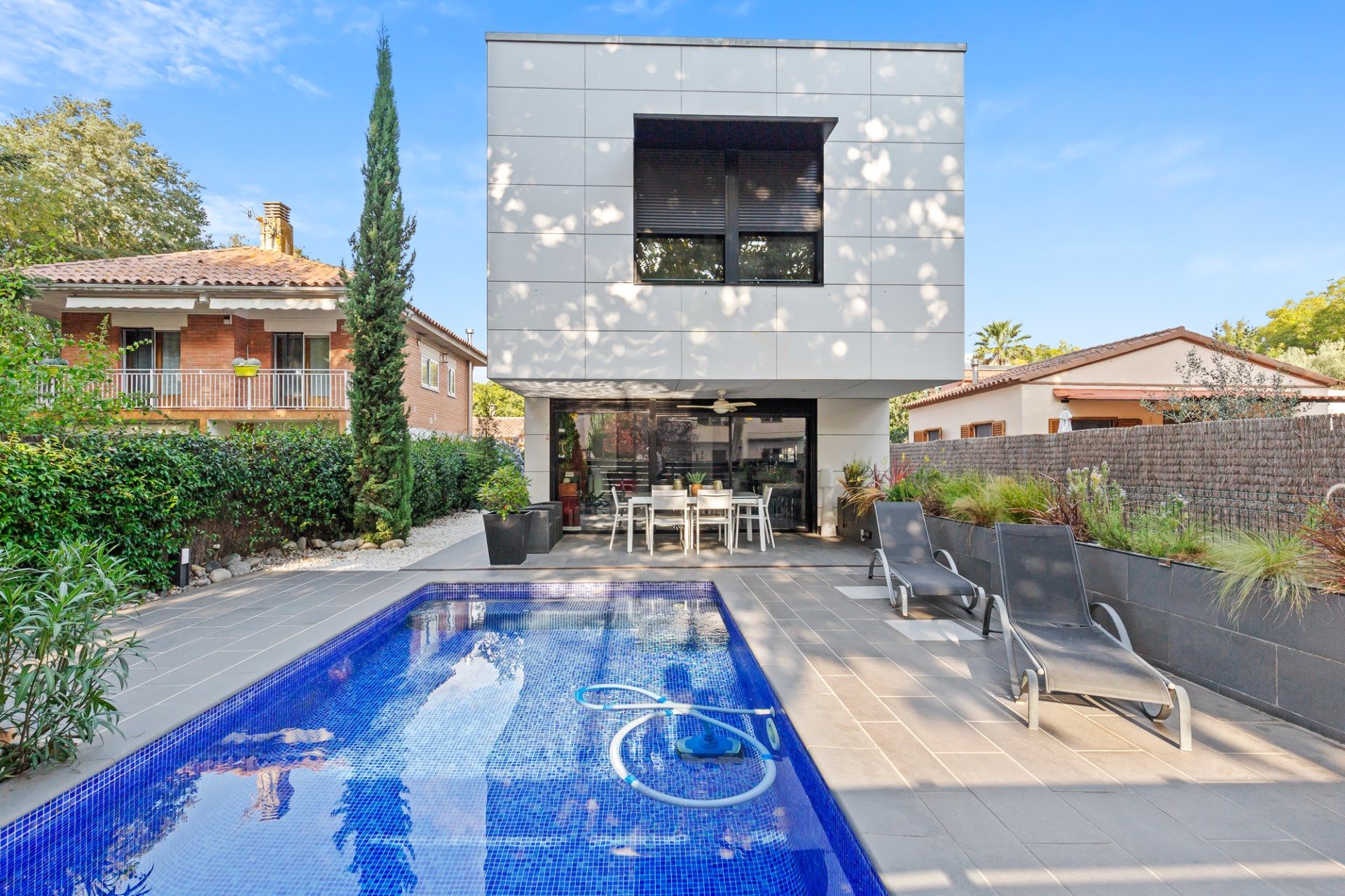 Swimming pool of House or chalet for sale in Sant Cugat del Vallès  with Air Conditioner, Heating and Terrace