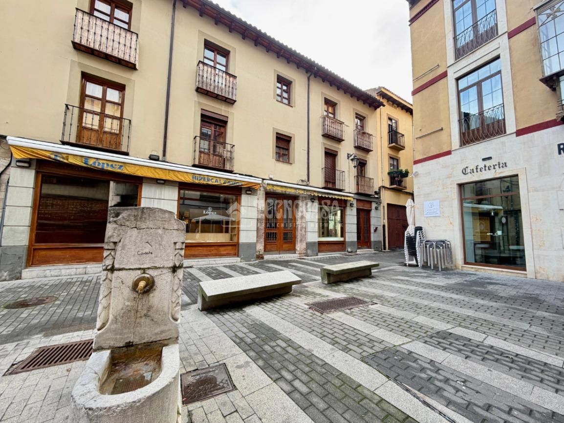 Exterior view of Flat for sale in León Capital   with Heating