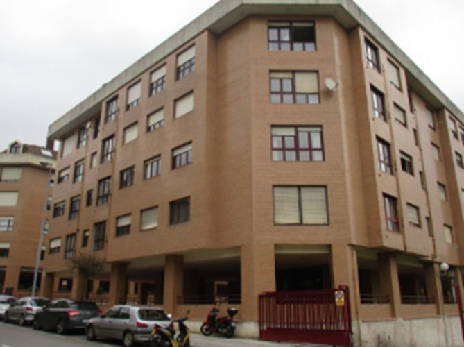 Exterior view of Flat for sale in Oviedo   with Storage room