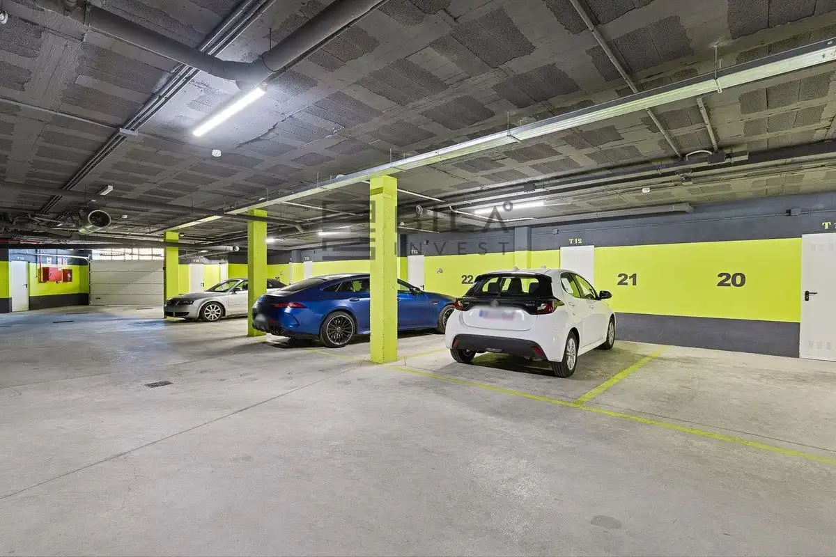 Parking de Piso en venta en Fuengirola con Aire acondicionado, Terraza y Trastero