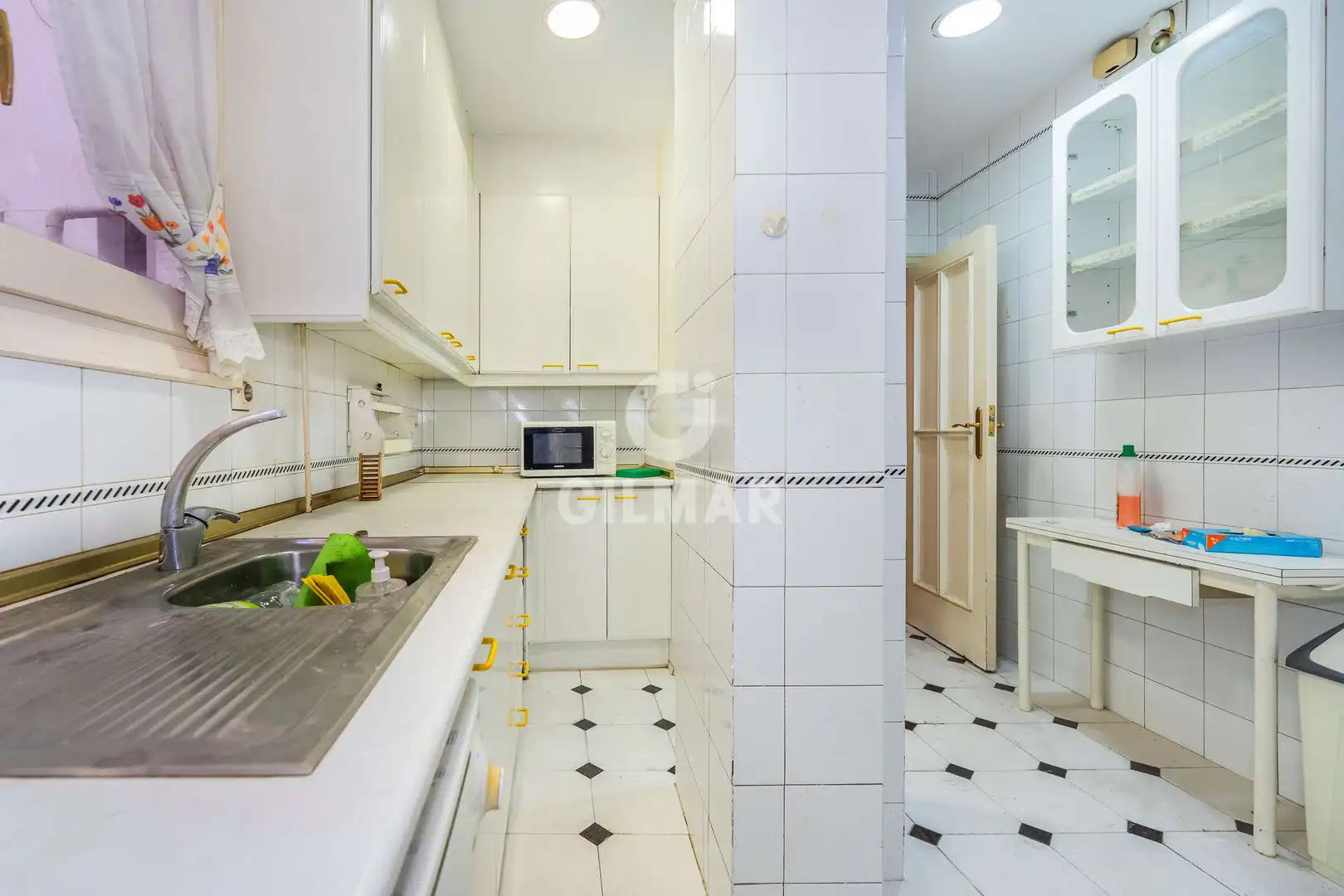 Kitchen of Flat for sale in Madrid  with Heating and Storage room