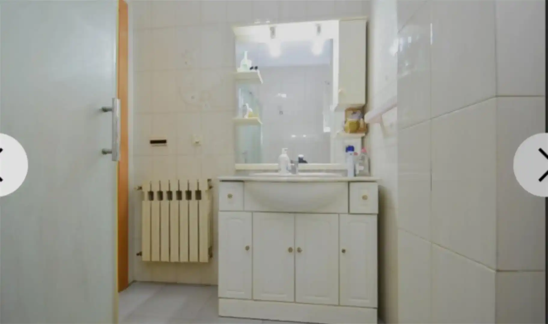 Baño de Casa adosada en venta en Baza con Aire acondicionado, Amueblado y Balcón