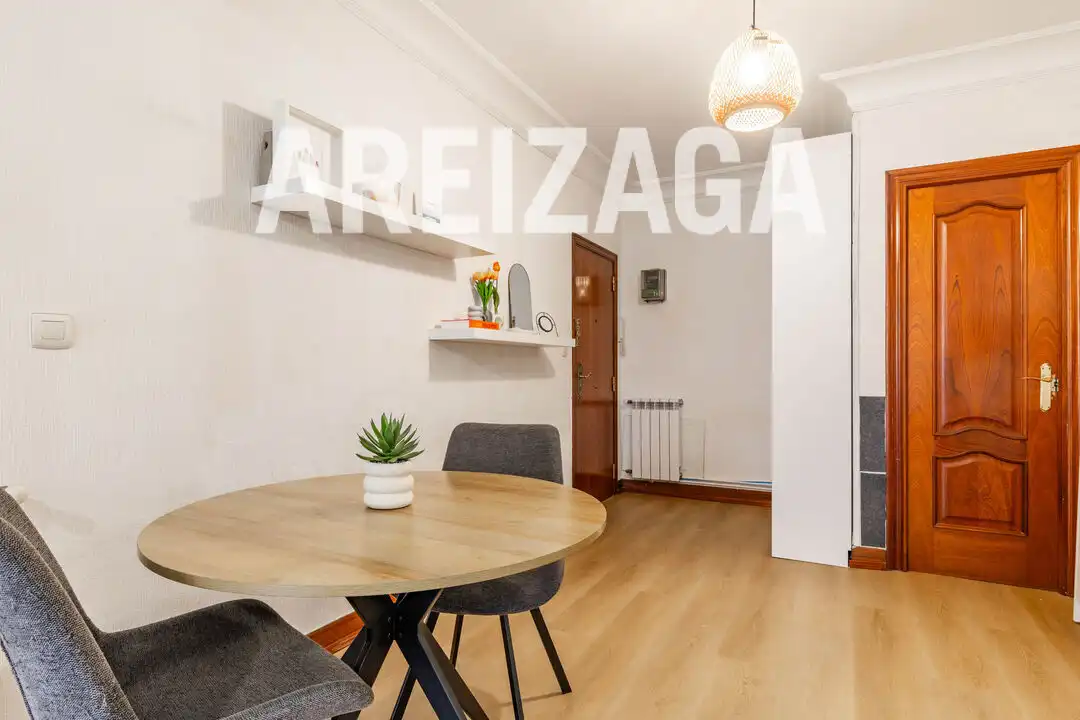 Habitación de Piso en venta en Donostia - San Sebastián  con Calefacción, Amueblado y Balcón