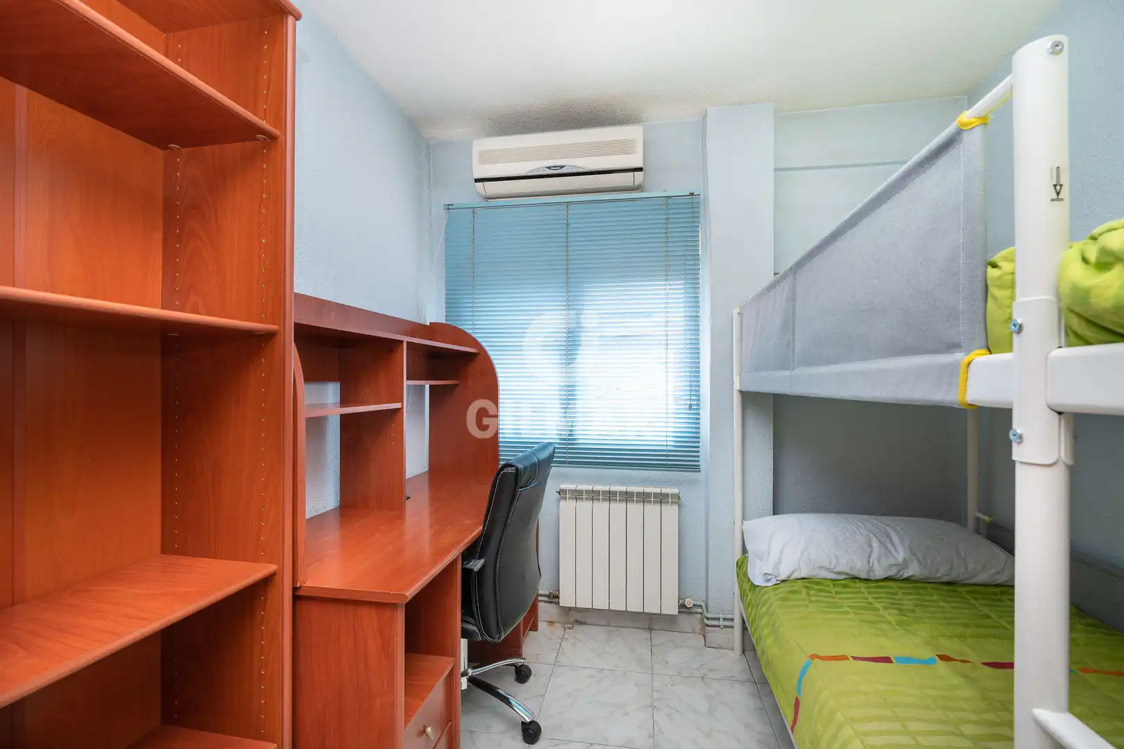 Habitación de Piso en venta en Madrid con Calefacción y Balcón