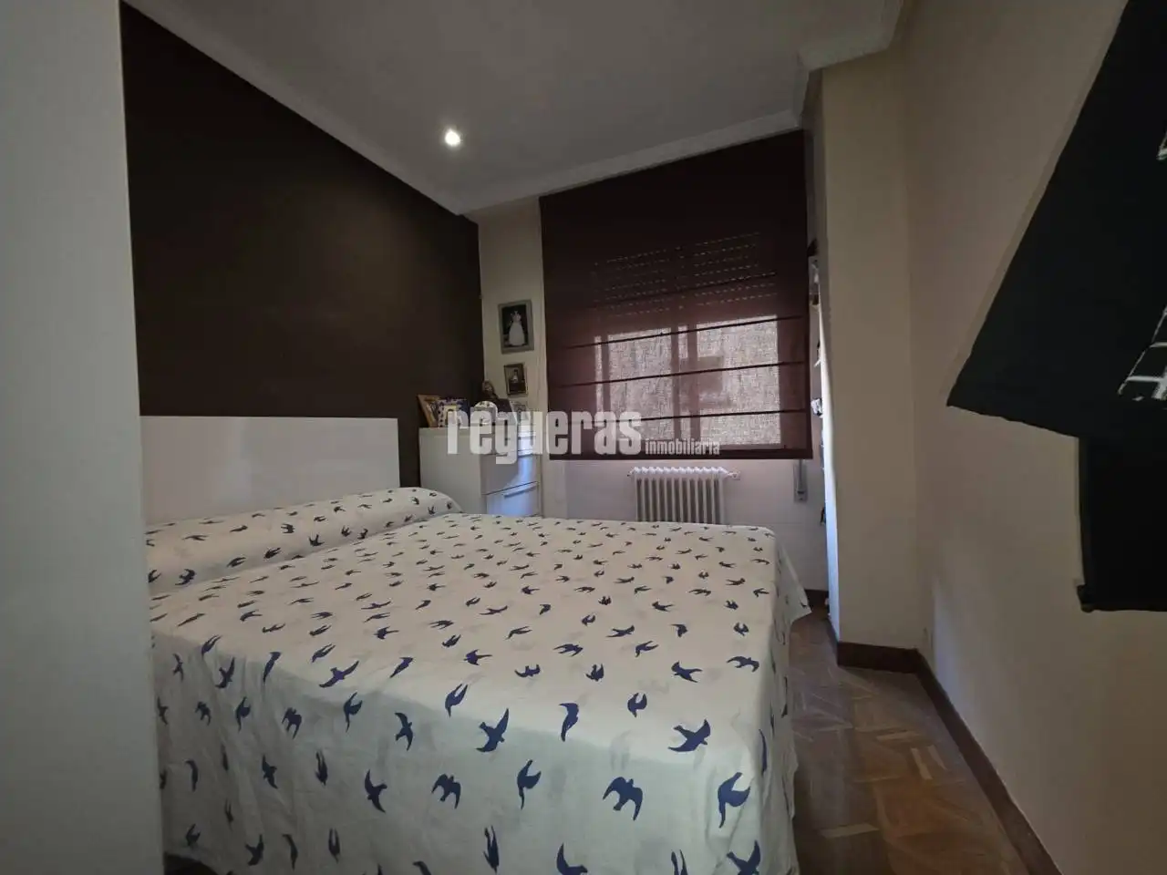 Habitación de Ático en venta en Avilés con Calefacción, Parquet y Terraza