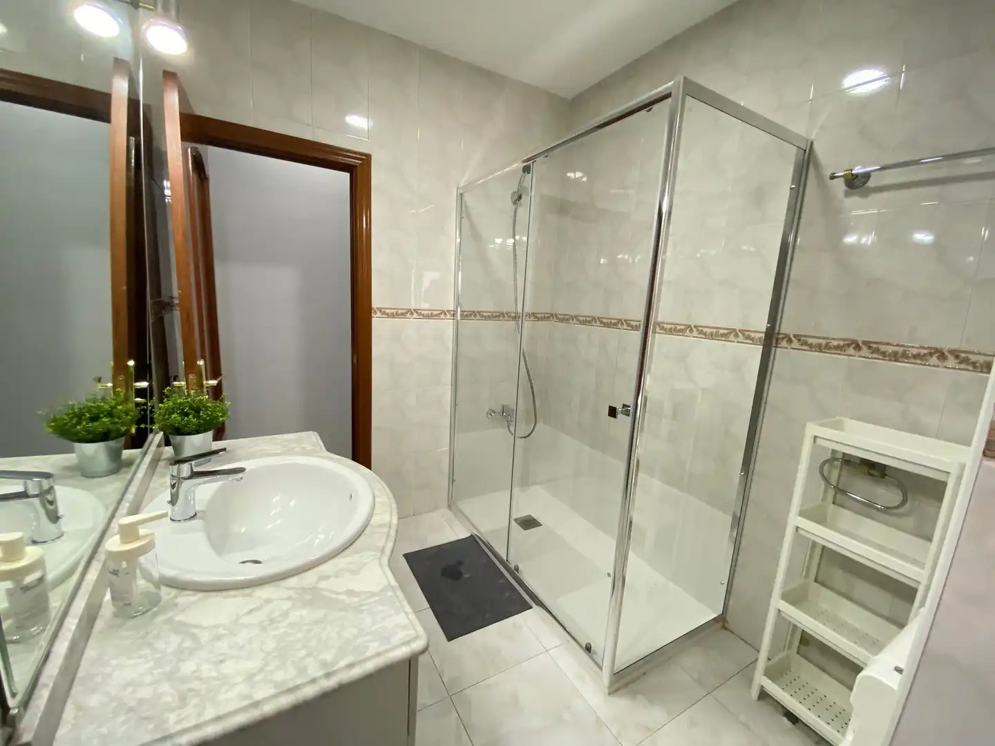 Room in Calle del Puerto de la Morcuera, 16, San Diego