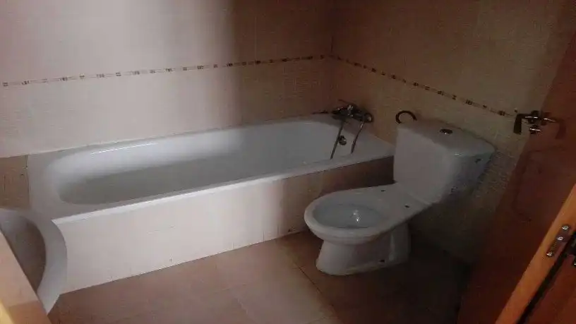 Bany de Casa o xalet en venda en Zaragoza