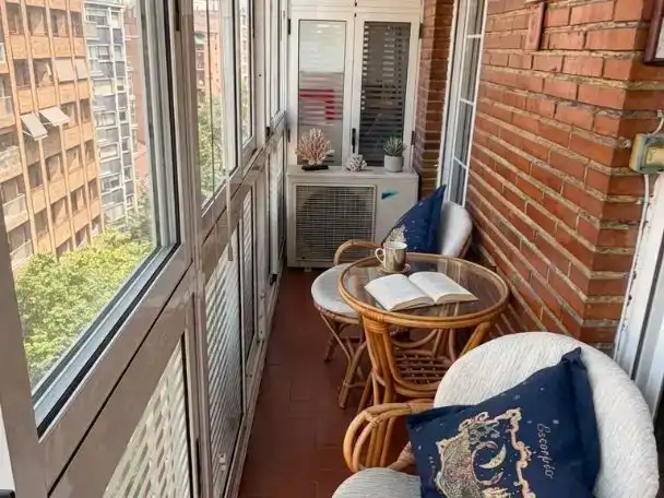 Terrasse von Wohnung zur Miete in  Zaragoza Capital mit Balkon