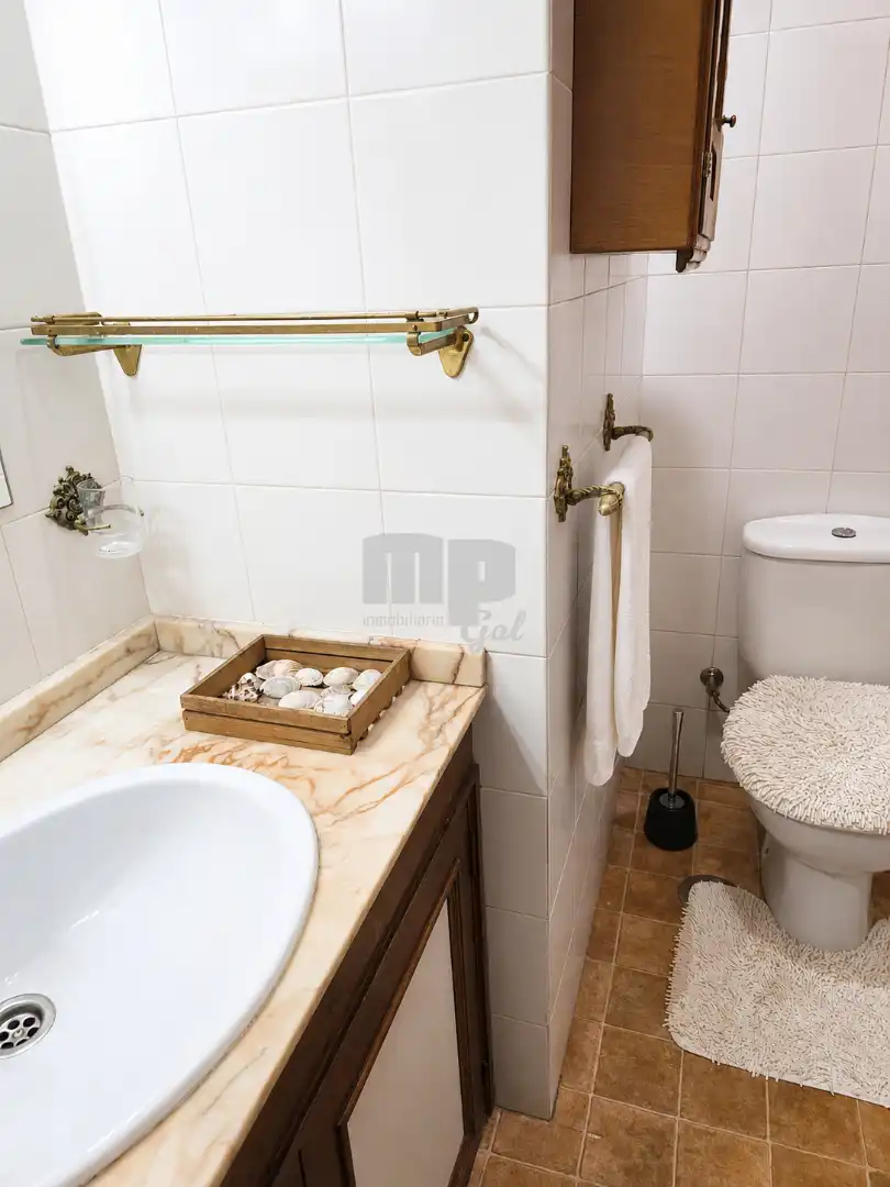 Bany de Àtic en venda en Vigo  amb Calefacció i Terrassa