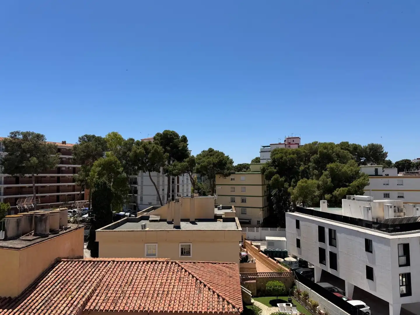 Außenansicht von Wohnungen zum Verkauf in Torremolinos mit Klimaanlage, Heizung und Terrasse