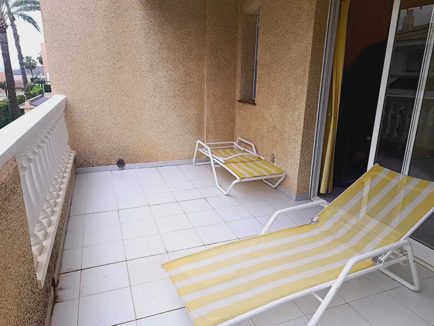 Terrasse von Wohnungen zum Verkauf in La Manga del Mar Menor mit Terrasse, Möbliert und Ofen