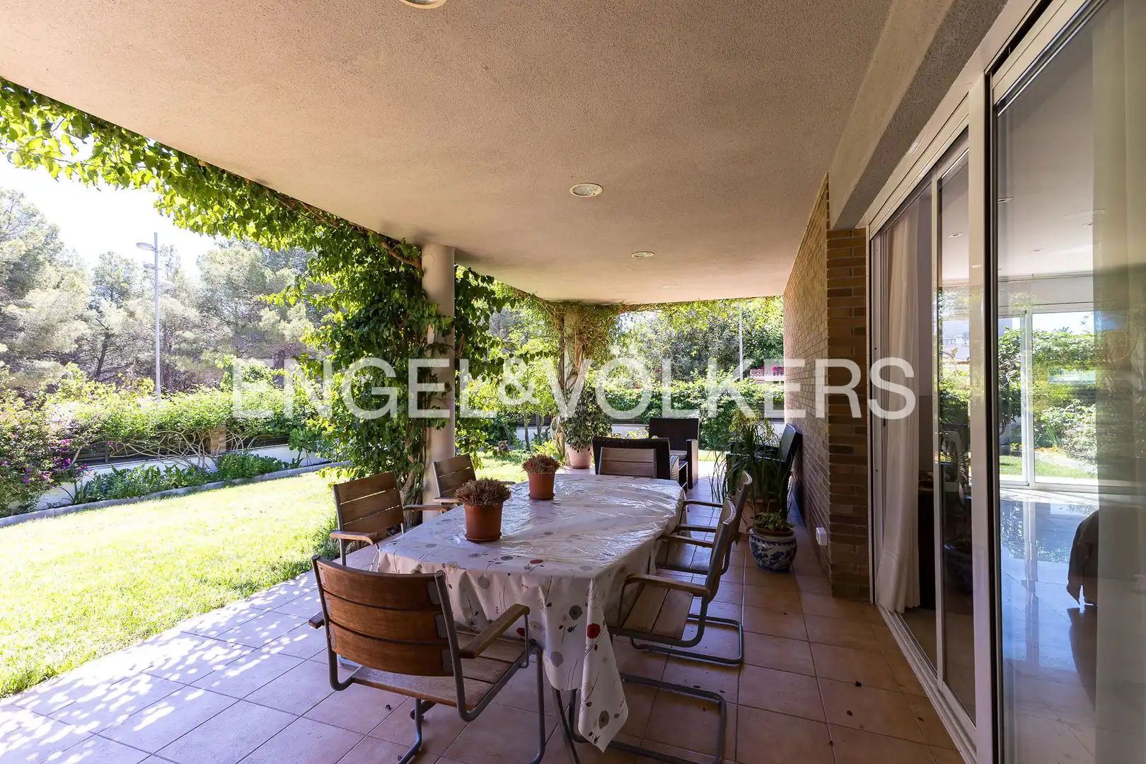 Terrassa de Casa o xalet en venda en Cubelles amb Aire condicionat, Calefacció i Jardí privat