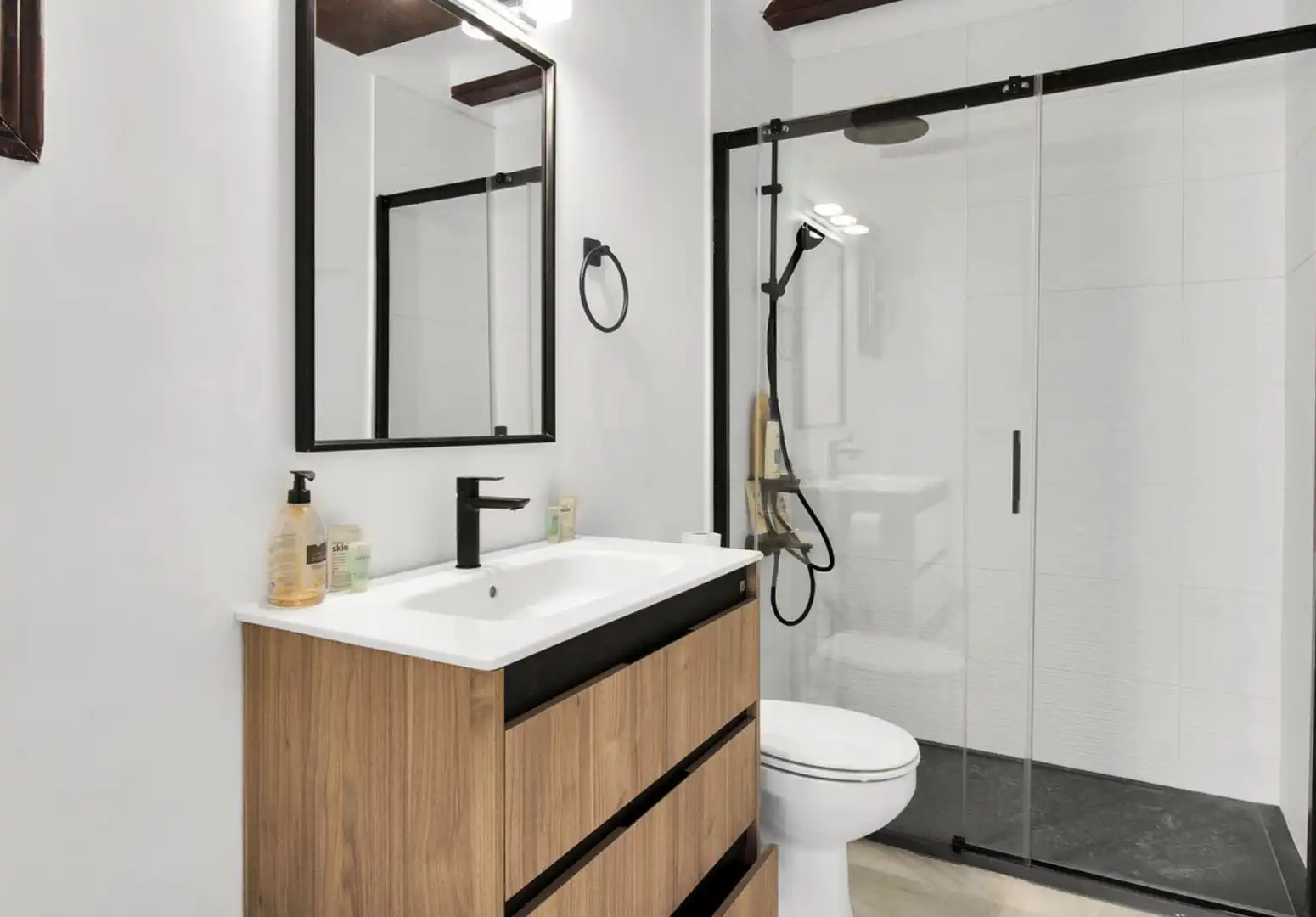 Baño de Casa adosada en venta en Marbella con Aire acondicionado, Jardín privado y Terraza