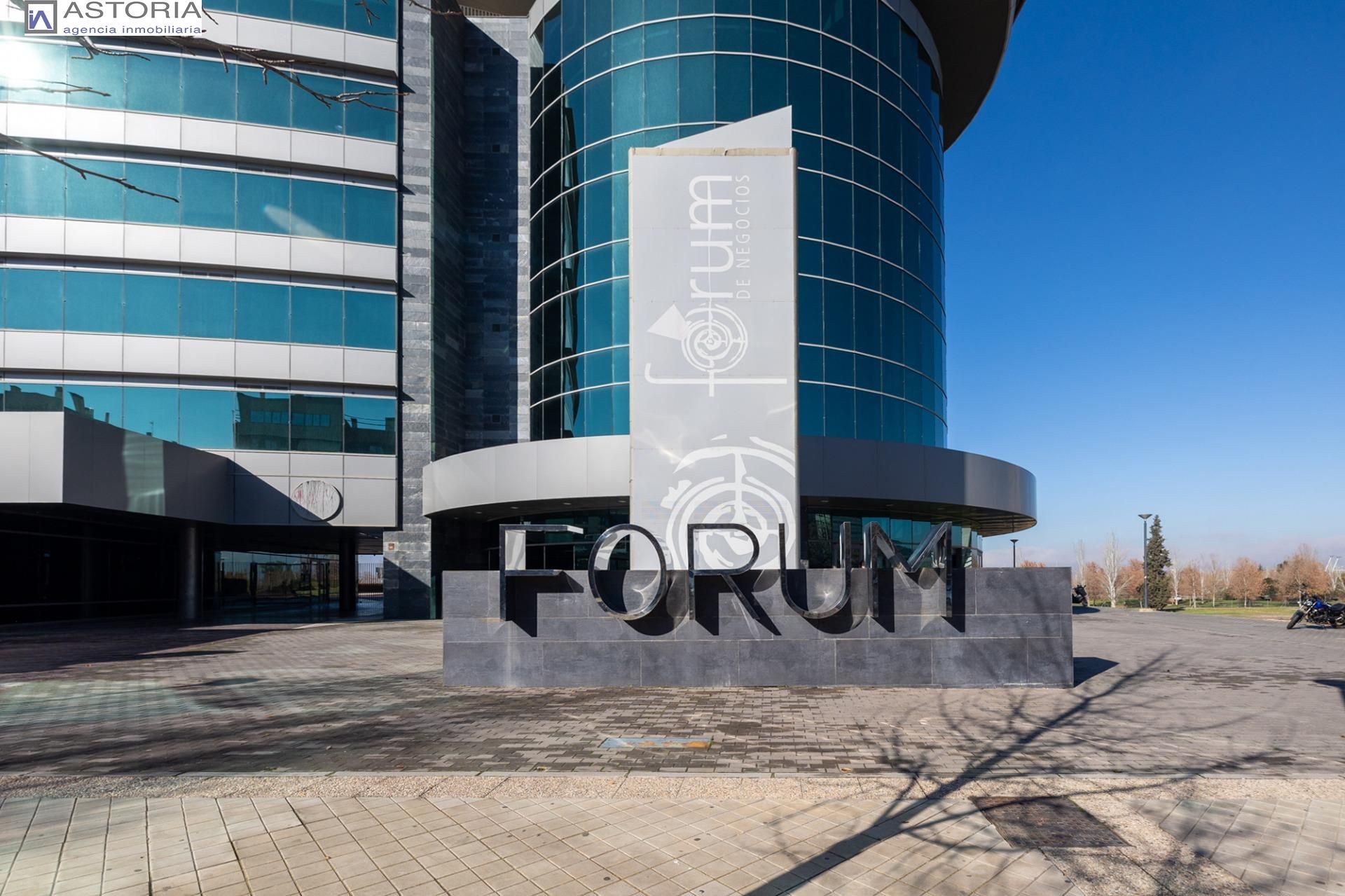 Vista exterior de Oficina en venda en  Granada Capital