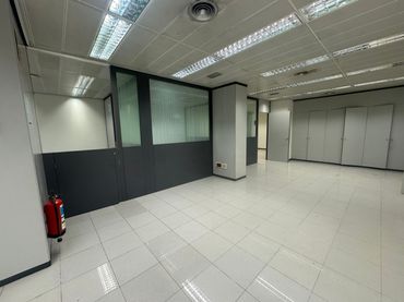Local comercial en venda a Rambla de Sant Jordi 95