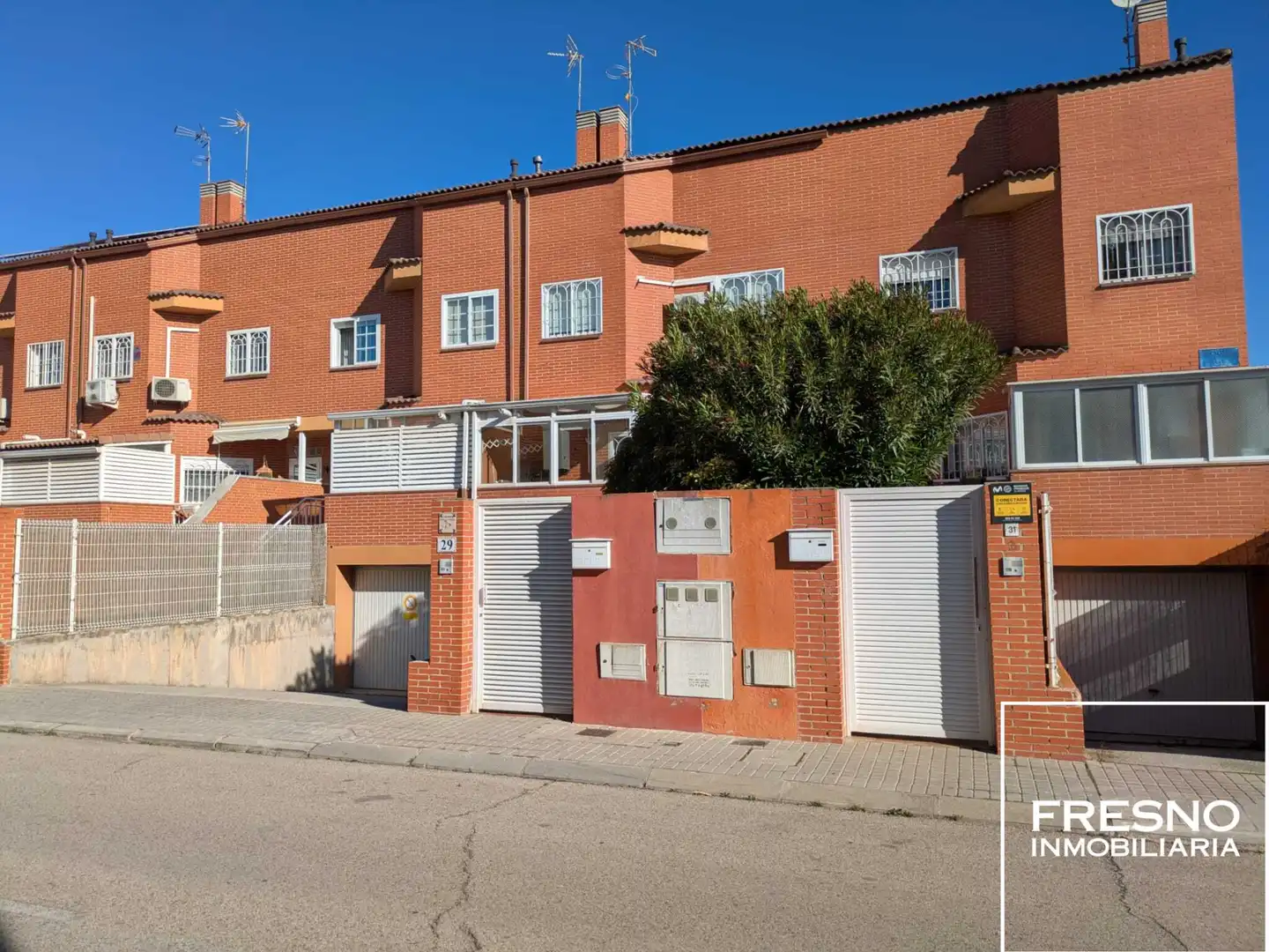 Vista exterior de Casa o xalet de lloguer en Cobeña amb Aire condicionat, Calefacció i Jardí privat
