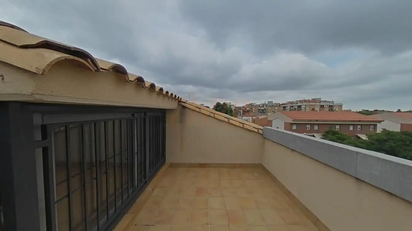Terraza de Piso en venta en Castelldefels con Piscina comunitaria