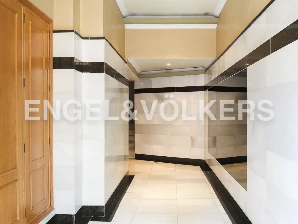Wohnung zur Miete in Valencia mit Klimaanlage, Heizung und Balkon