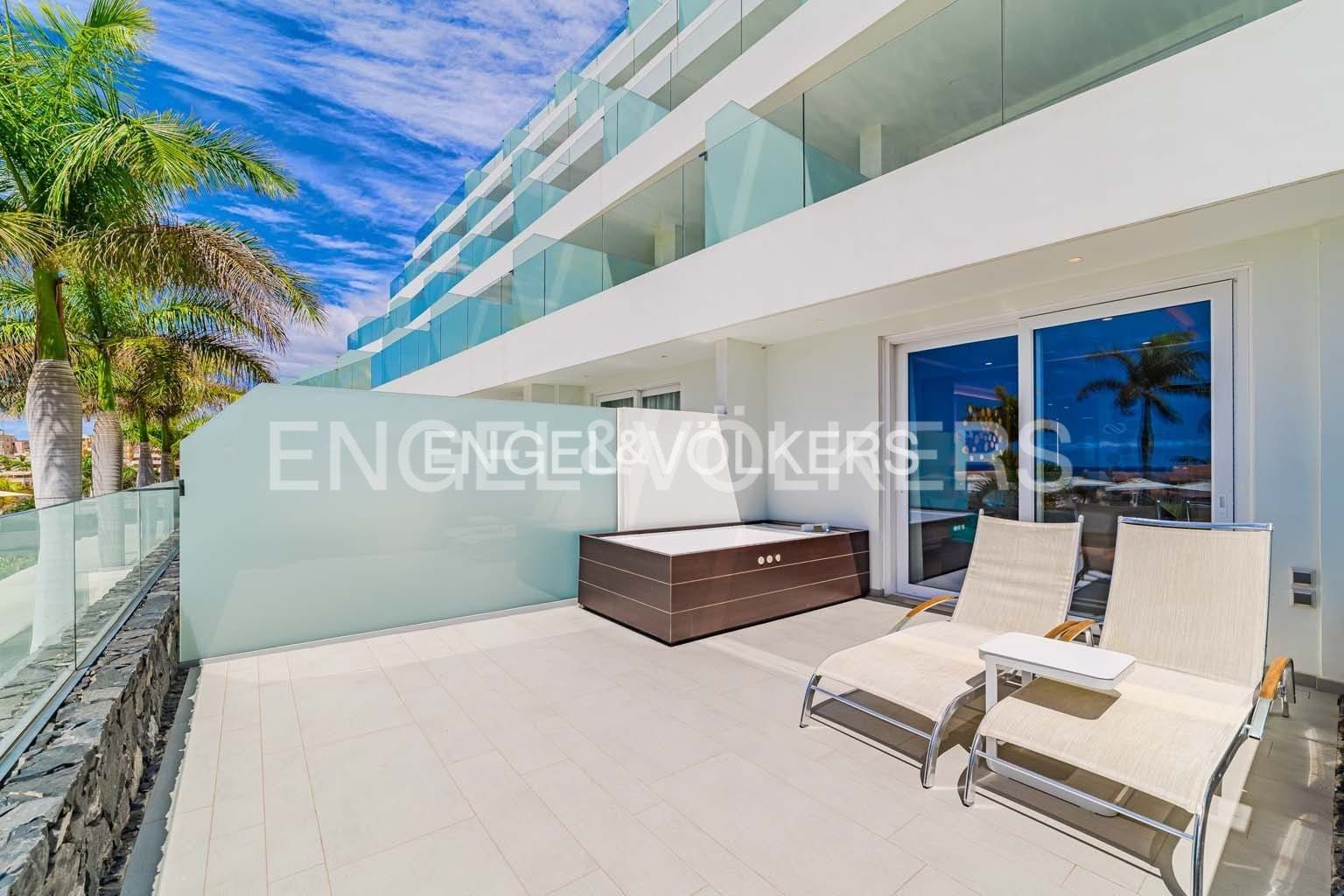 Terraza de Piso en venta en Adeje con Aire acondicionado, Terraza y Piscina