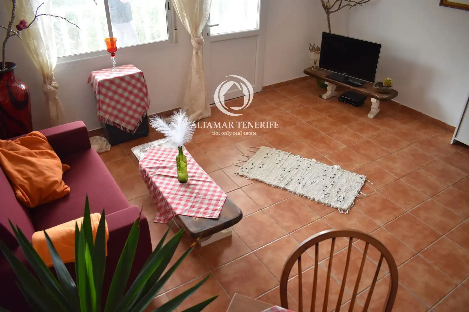 Sala d'estar de Casa o xalet en venda en Icod de los Vinos amb Terrassa, Traster i Moblat