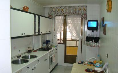 Kitchen of Flat for sale in Miranda de Ebro  with Heating, Parquet flooring and Terrace