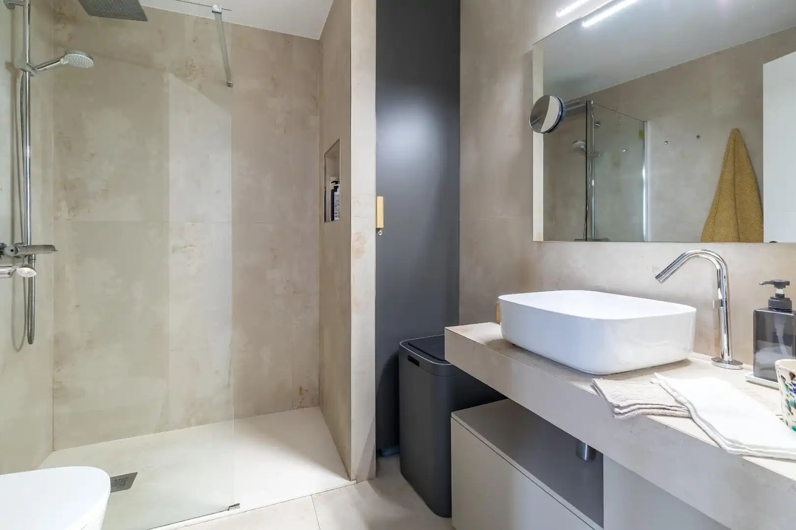 Baño de Piso en venta en Madrid con Aire acondicionado, Calefacción y Amueblado