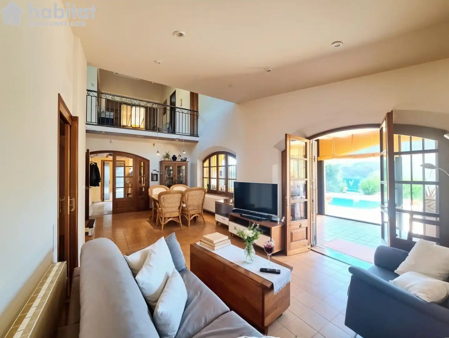 Sala de estar de Casa o chalet en venta en Sant Esteve Sesrovires con Aire acondicionado, Calefacción y Jardín privado