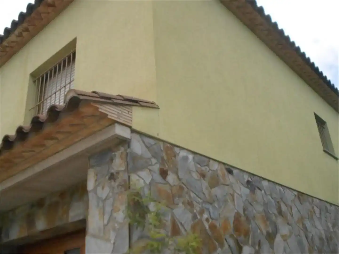 Vista exterior de Finca rústica en venda en Vilobí d'Onyar amb Balcó