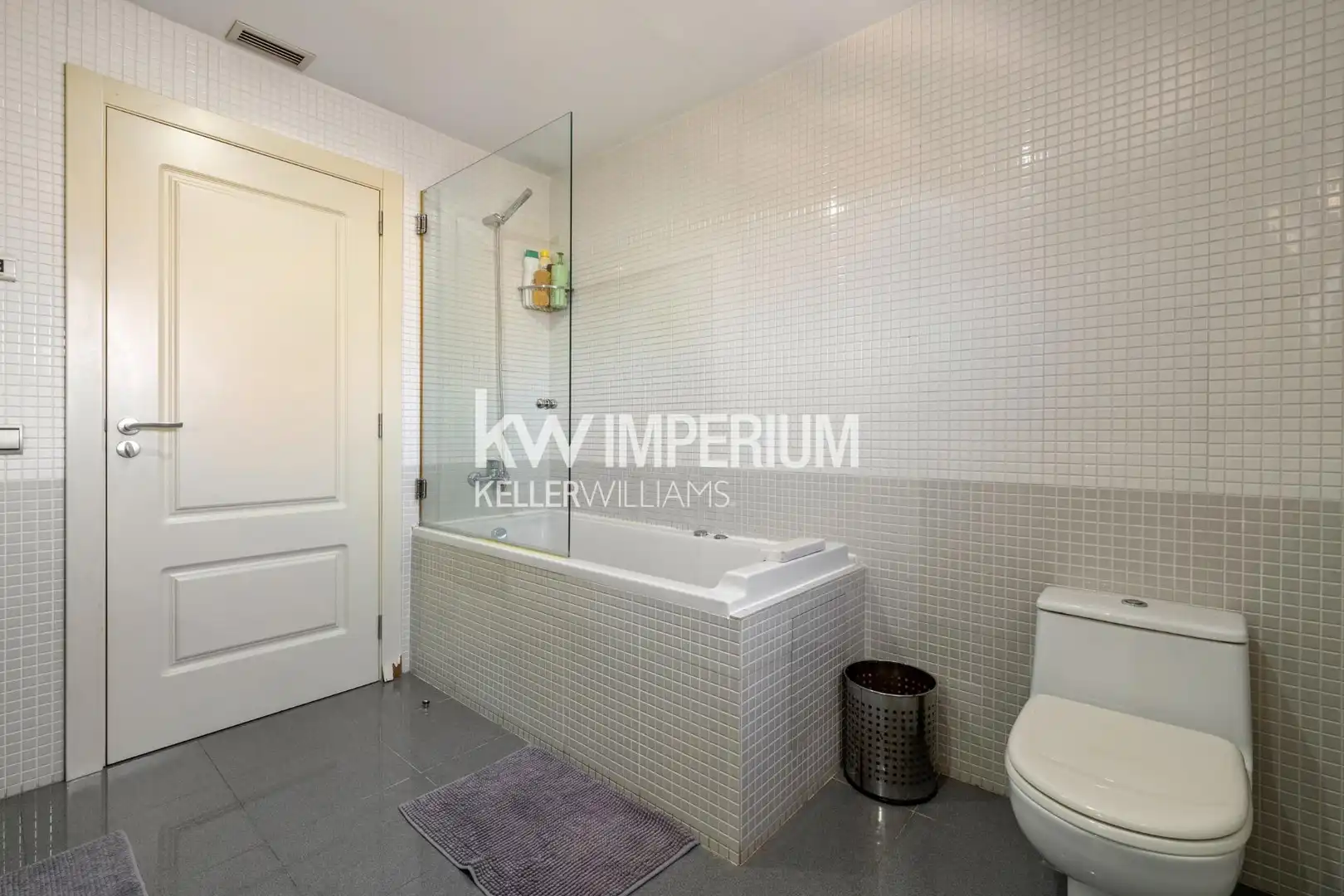 Bathroom of Houses for sale in Cambrils  with Air Conditioner, Private garden and Terrace