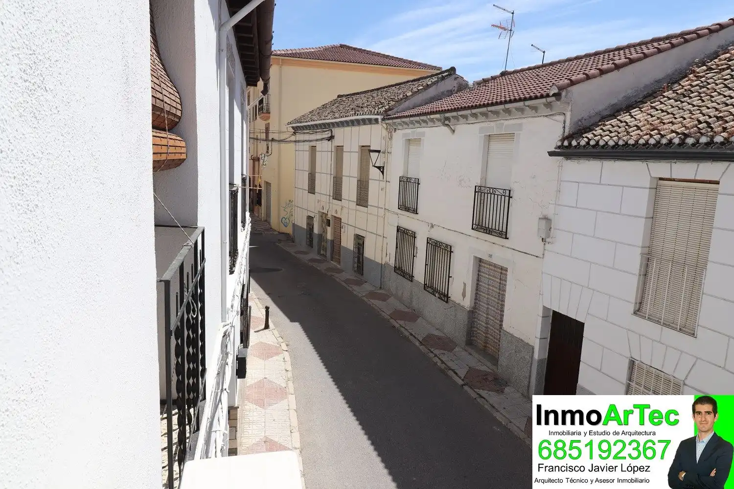 Vista exterior de Casa o xalet en venda en Íllora amb Terrassa, Traster i Balcó