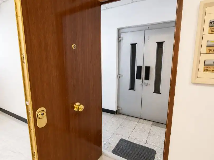 Local en venta en Madrid con Aire acondicionado, Calefacción y Alarma