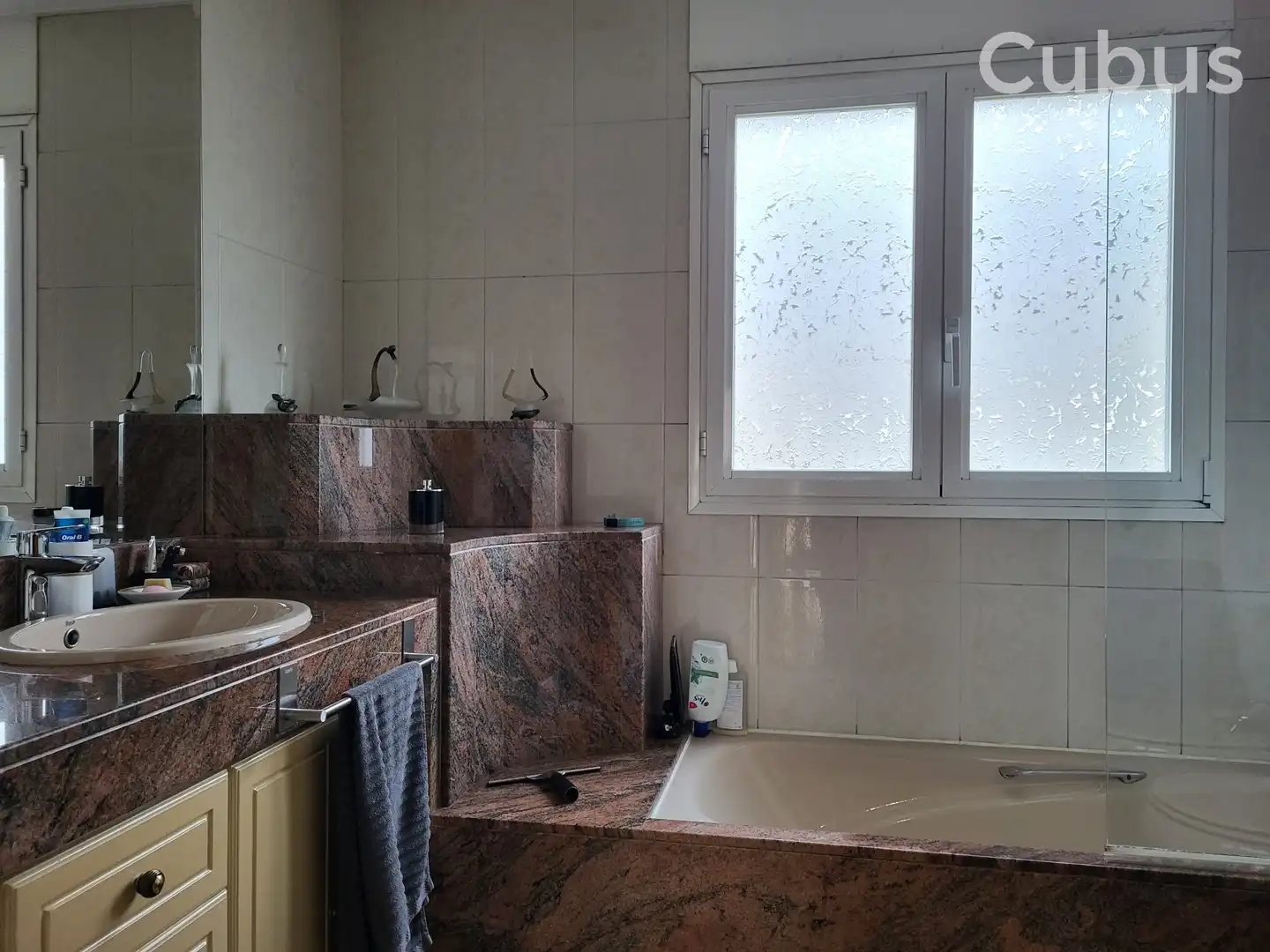 Bathroom of Houses for sale in Olot  with Air Conditioner, Heating and Terrace