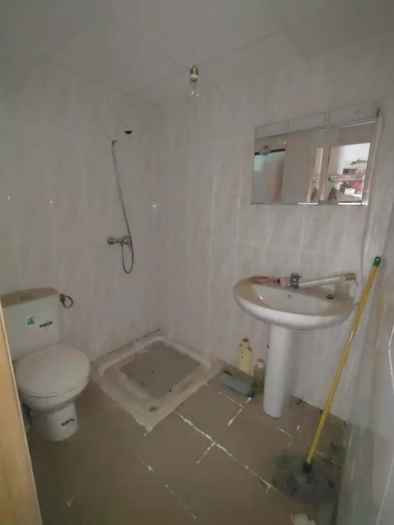 Bany de Casa o xalet en venda en Baza amb Moblat