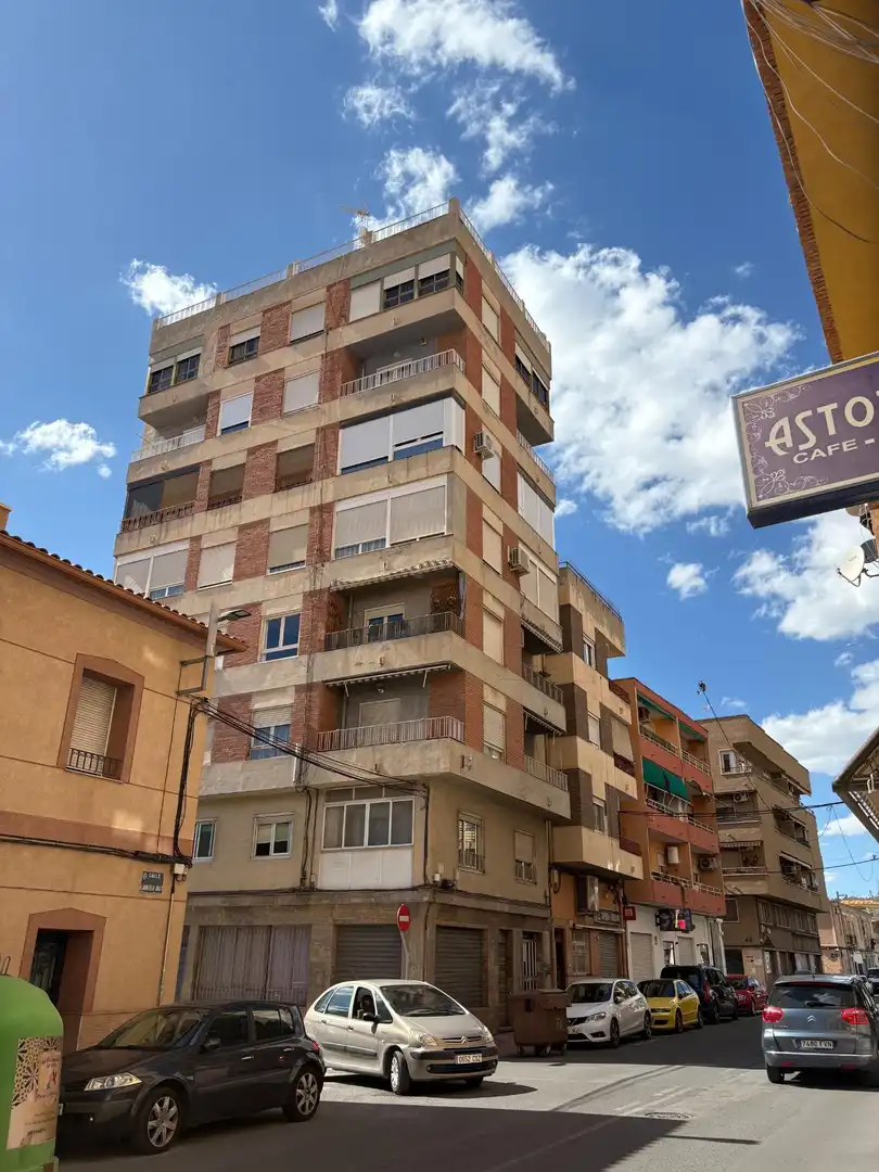 Vista exterior de Piso en venta en Elda