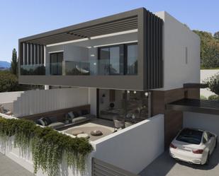 Vista exterior de Casa o xalet de lloguer en Estepona amb Piscina comunitària