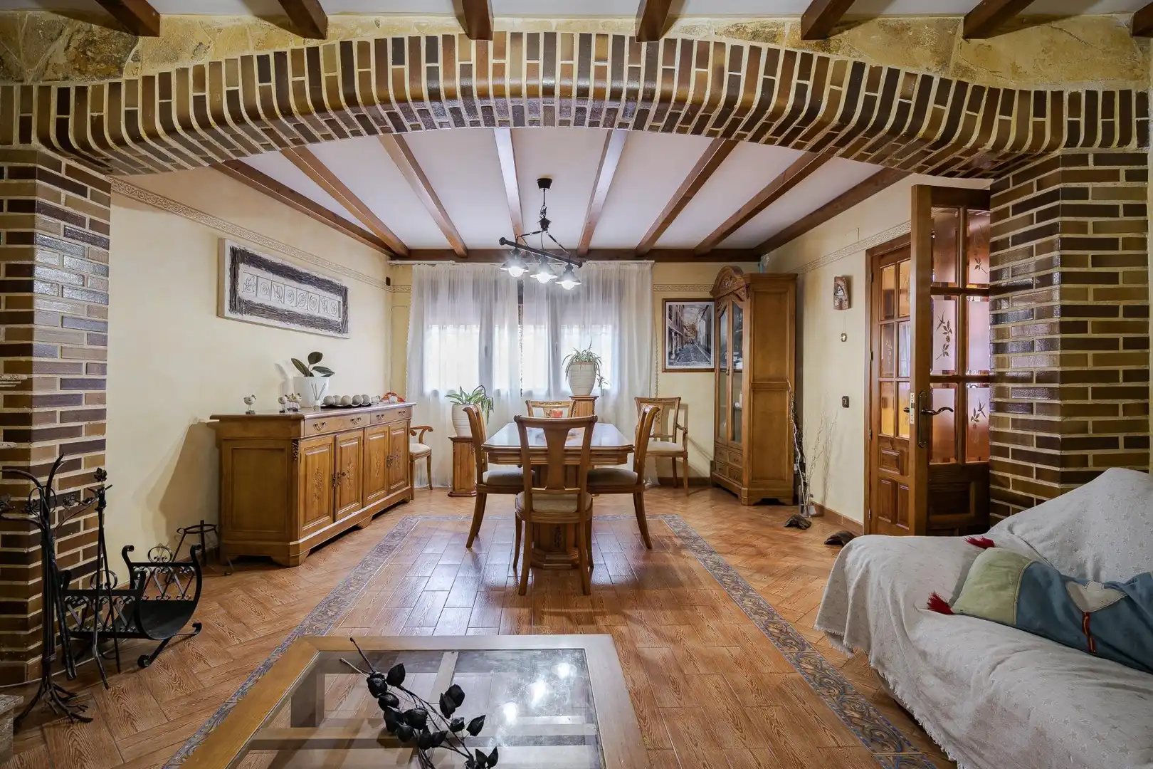 Menjador de Casa o xalet en venda en Camarma de Esteruelas amb Calefacció i Jardí privat