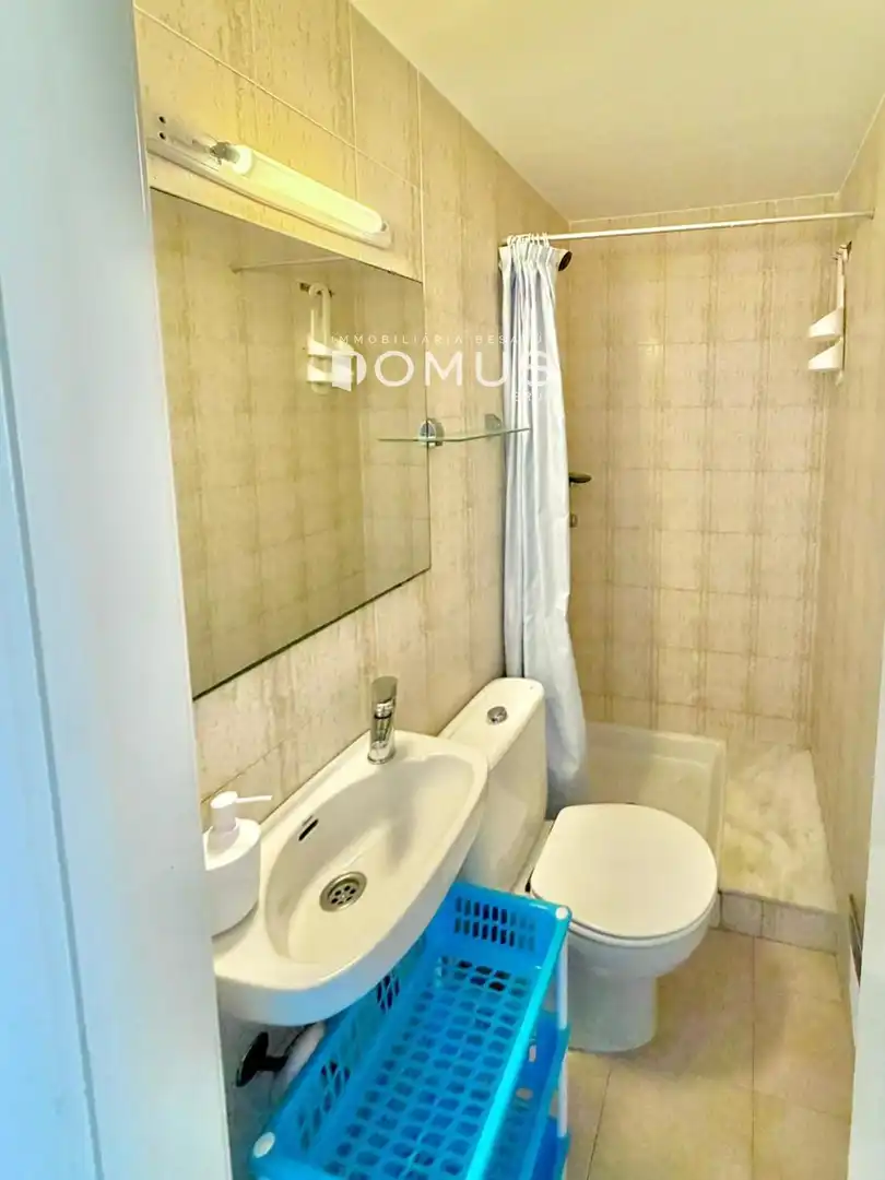 Badezimmer von Maisonette zur Miete in L'Escala mit Klimaanlage, Heizung und Terrasse